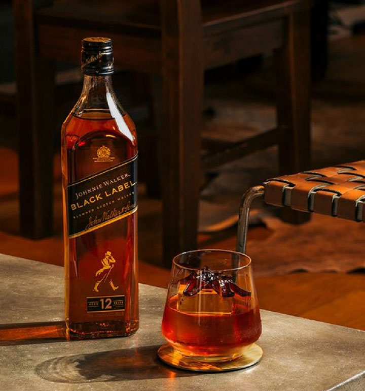 Giá rượu Black Label bao nhiêu